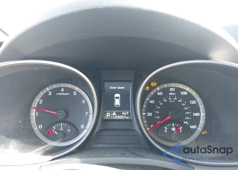 2014 Hyundai Santa Fe Sport 2.4L z USA, uszkodzony, nr VIN 5XYZUDLB3EG220704